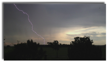 Lightning photo iPhone 6May2.jpg
Pictures by John Thompson captured on 6th May 2012